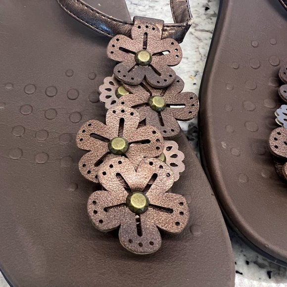 Vionic Sandals - Picture 4 of 4